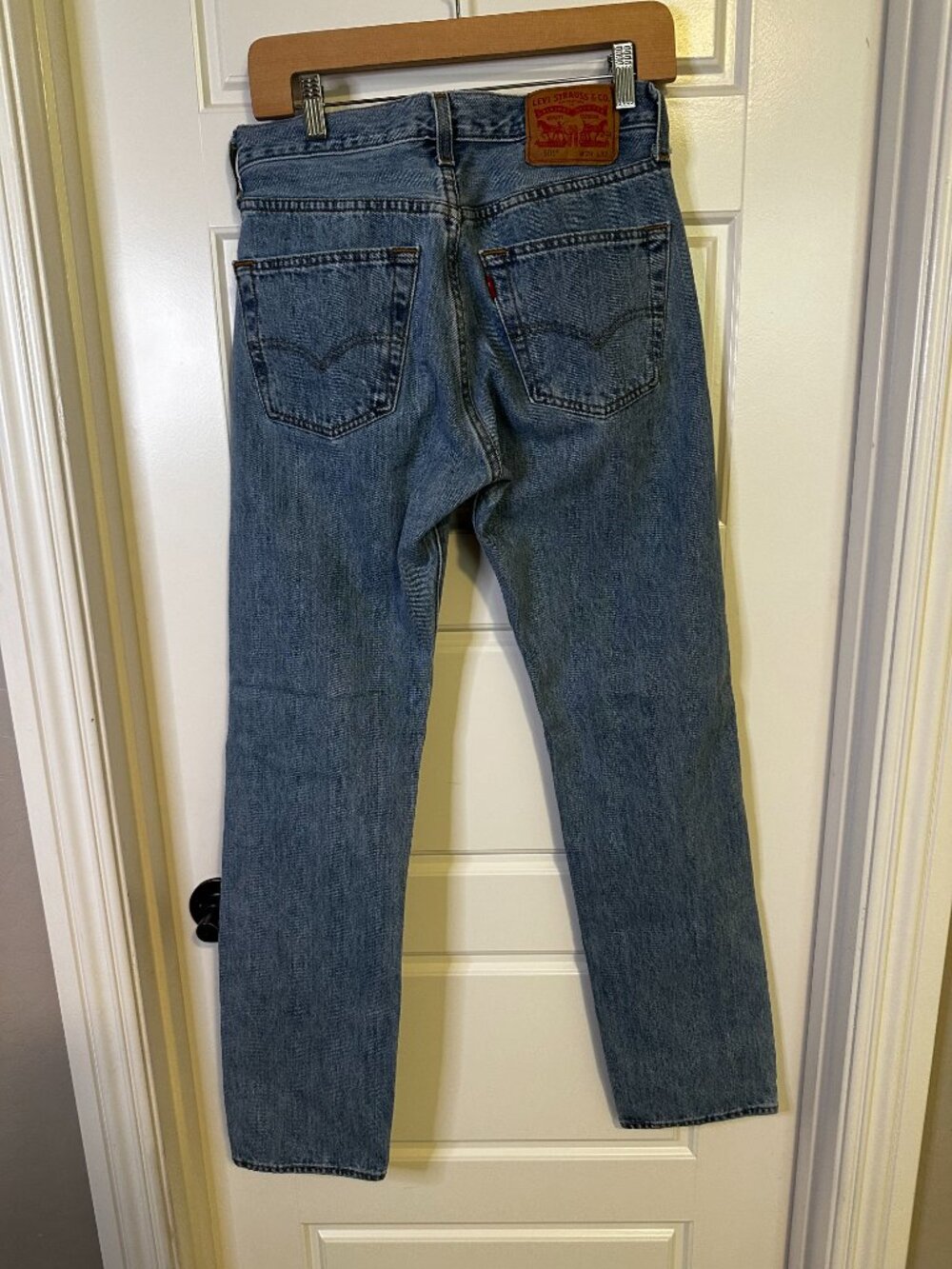 Levi's - Picture 2 of 3